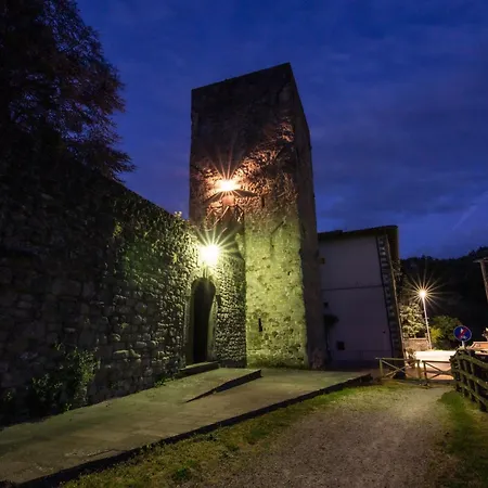 Medieval Tower Mit Whirlpool Auf Der Dachterrass By Interhome * 프라토베키오